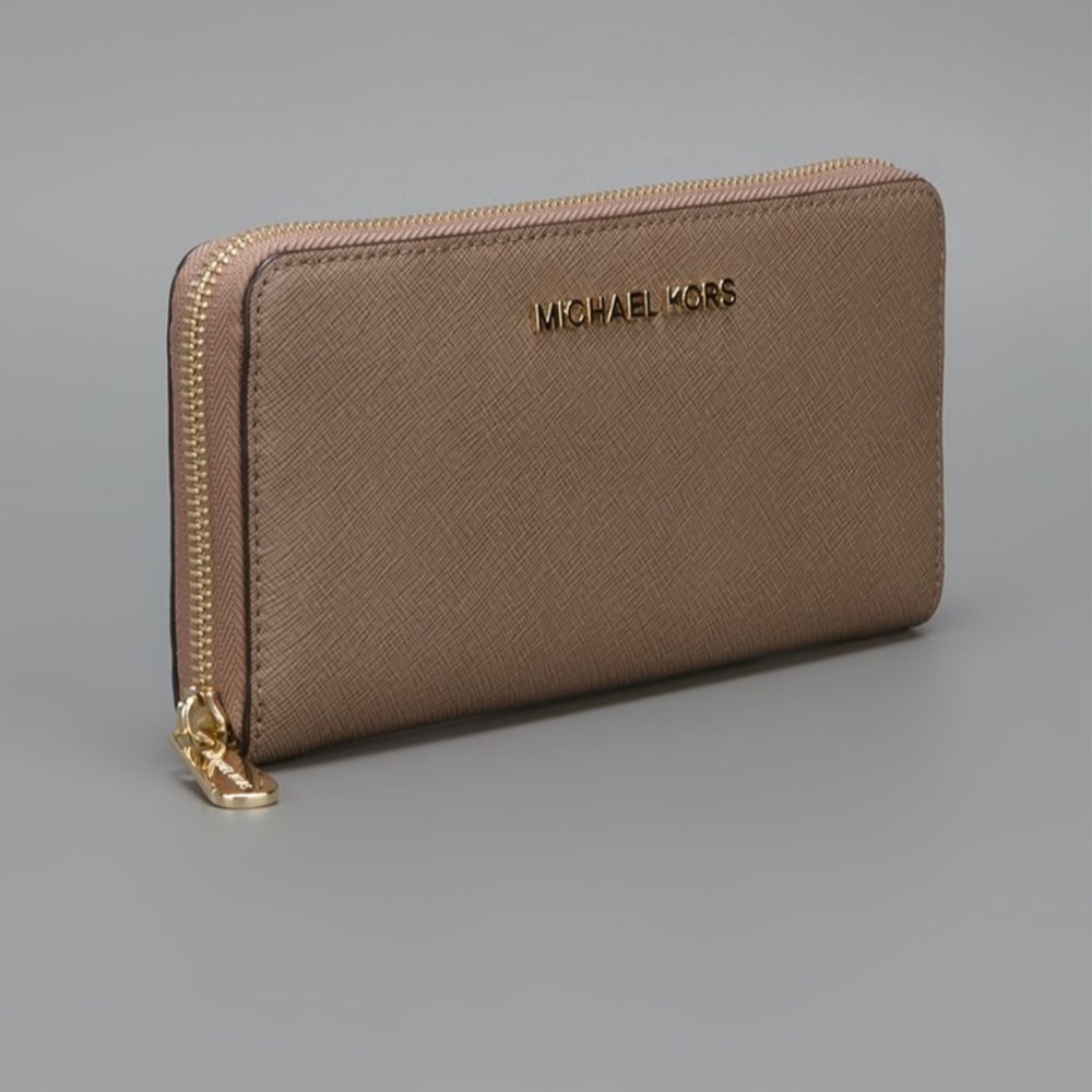 Michael Kors Zipper Wallet